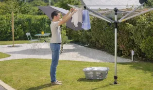 Comment installer un étendoir à linge extérieur sans béton ?